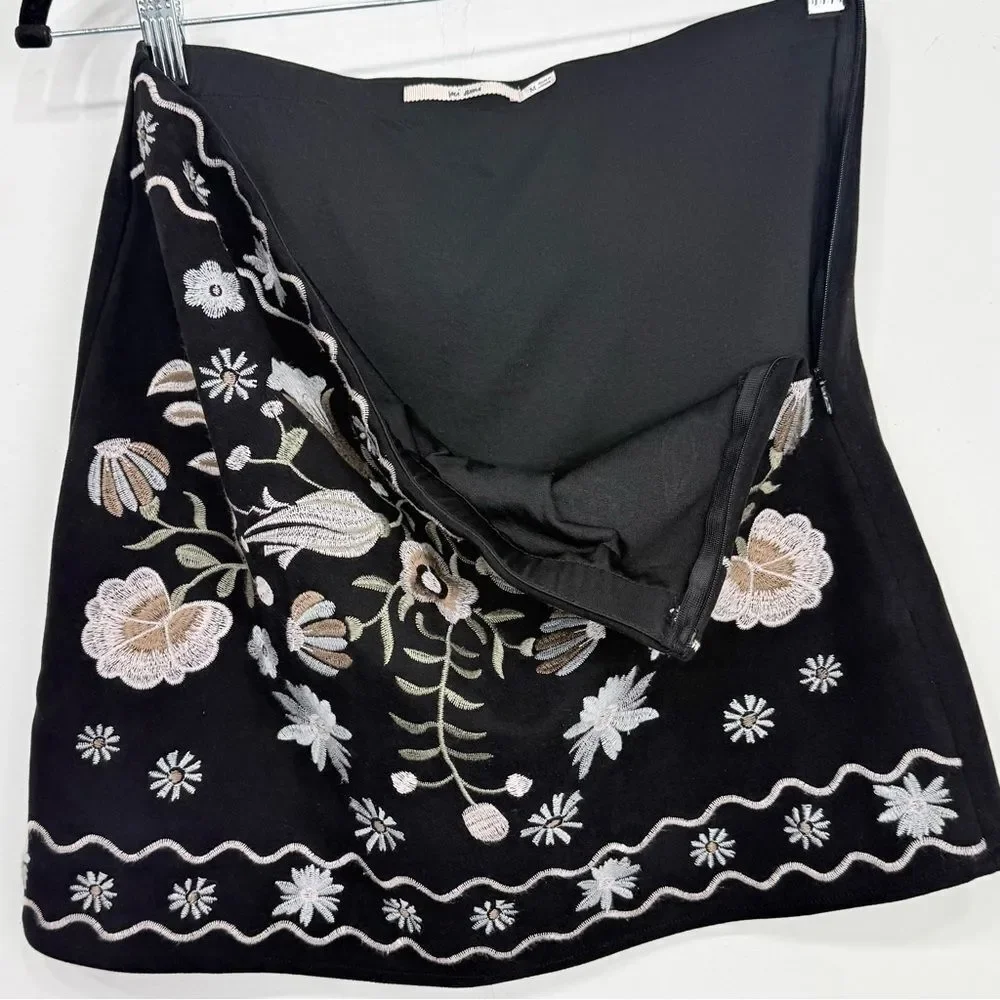 Mi Ami Embroidered Scandinavian Nordic Floral Black Mini Skirt